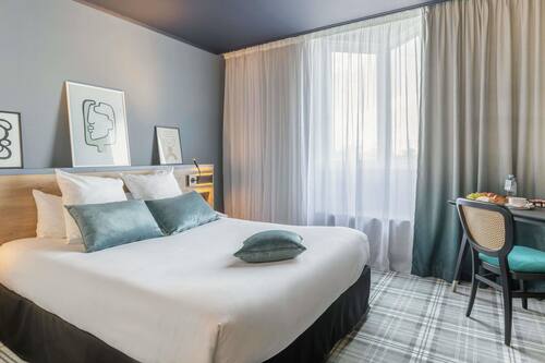 Superior-Zimmer, 1 Doppelbett | Hochwertige Bettwaren, Zimmersafe, Schreibtisch, Verdunkelungsvorhänge