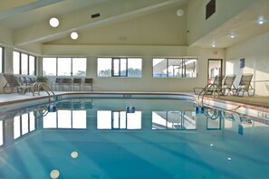 Indoor pool, pool loungers