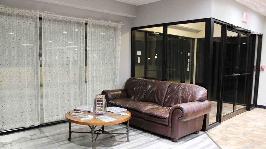 Greenlight Inn & Suites