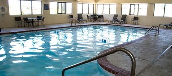 Greenlight Inn & Suites