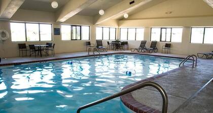 Greenlight Inn & Suites