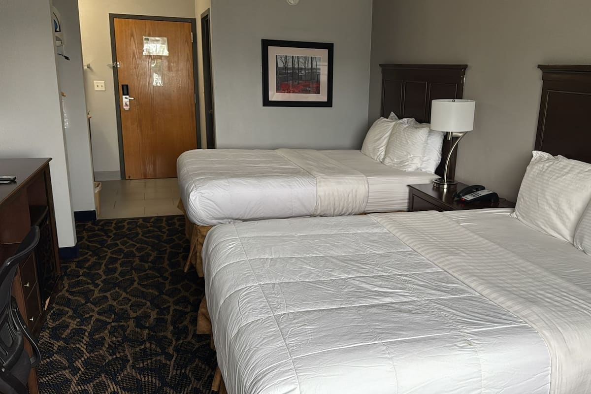 Standard Double Room | 1 bedroom, pillowtop beds, individually furnished, desk