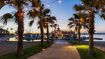 Suite, 1 cama King size y sofá cama, vista a la bahía (Marina Suite King 2nd Floor) | Muelle