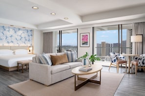 Suite Junior, 1 letto king, vista oceano, ad angolo (Renovated, Tower) | Biancheria da letto di alta qualità, copriletto in piuma