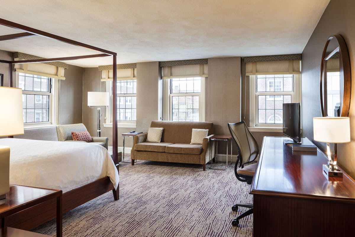 premium bedding, in-room safe, desk, laptop workspace