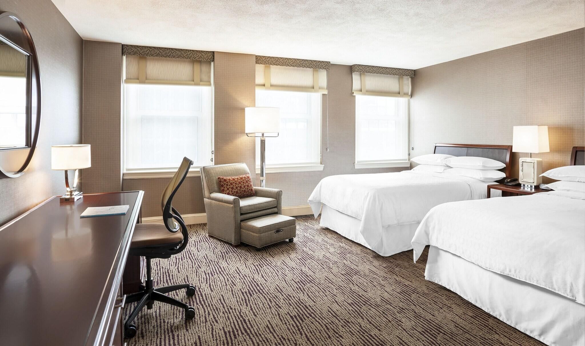 Premium bedding, in-room safe, desk, laptop workspace