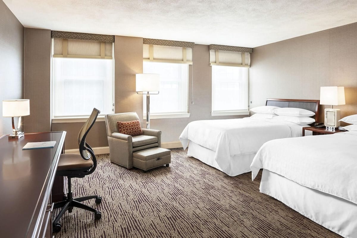 Premium bedding, in-room safe, desk, laptop workspace