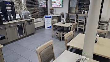 Free daily full breakfast