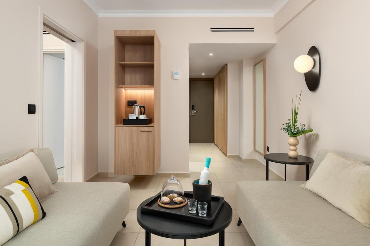 1 bedroom, in-room safe, soundproofing, free WiFi