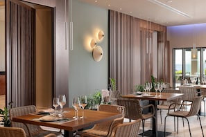 3 restaurants, breakfast, lunch, dinner served; Italian cuisine - Electra Palace Rhodes - Premium All Inclusive (Rhodes)