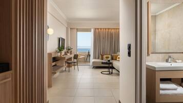 Superior Suite Sea View | Safe på rommet, blendingsgardiner, lydisolert og strykejern/-brett
