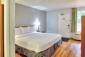 Individually furnished, blackout drapes, free WiFi, bed sheets - Motel 6 Buffalo, NY - Airport - Williamsville (Buffalo)