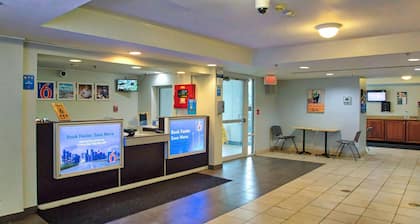 Motel 6 Buffalo, NY - Airport - Williamsville