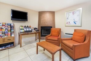 Lobby - Baymont by Wyndham Santa Fe (Santa Fe)