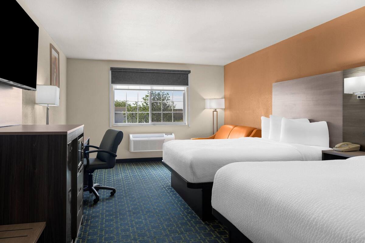 Studio Suite, 2 Queen Beds, Non Smoking | Premium bedding, desk, iron/ironing board, cribs (free)