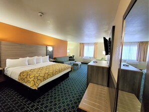 Studio Suite, 1 King Bed, Non Smoking | Premium bedding, desk, iron/ironing board, free cribs/infant beds