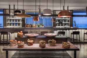 Gastro-pub, vue sur la plage, ouvert tous les jours