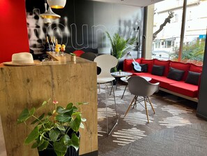 Bar (on property) - ibis Cannes Plage La Bocca (Cannes)