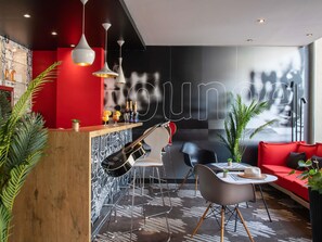 Bar (on property) - ibis Cannes Plage La Bocca (Cannes)