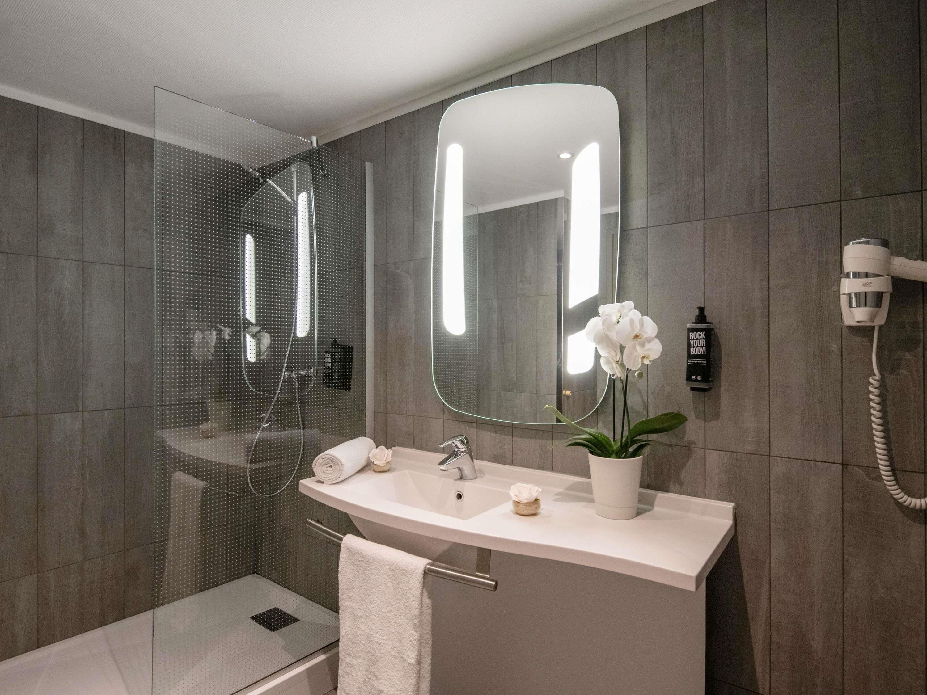 premium bedding, in-room safe, desk, blackout curtains