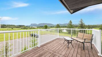 Suite, 1 King Bed, Non Smoking, Balcony