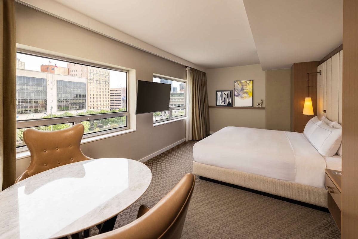 1 bedroom, premium bedding, in-room safe, desk