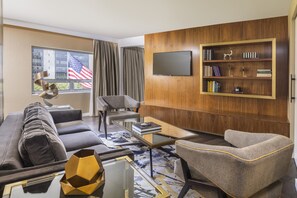 Presidential Room, 1 Bedroom, Non Smoking | Premium bedding, in-room safe, desk, laptop workspace