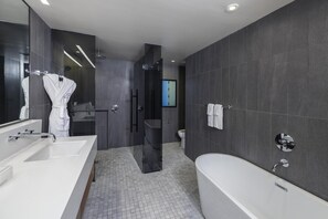 Separate bathtub and shower, deep-soaking bathtub, rainfall showerhead - The Statler Dallas Curio Collection By Hilton (Dallas)