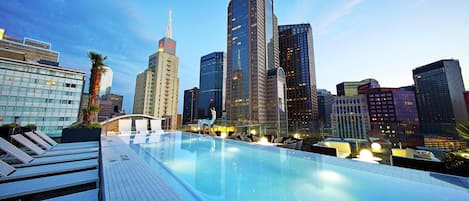 2 outdoor pools, pool cabanas (surcharge), pool umbrellas