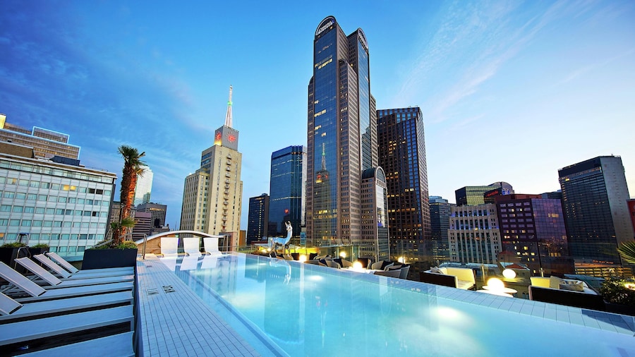 The Statler Dallas Curio Collection By Hilton