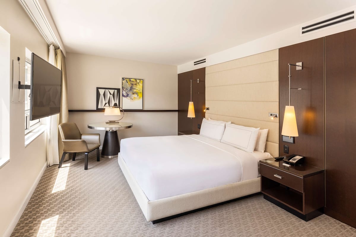 1 bedroom, premium bedding, in-room safe, desk