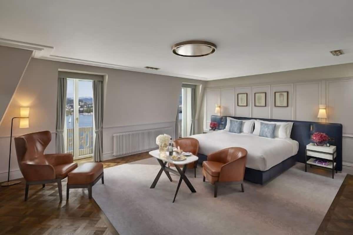 Premium bedding, free minibar, in-room safe, individually decorated
