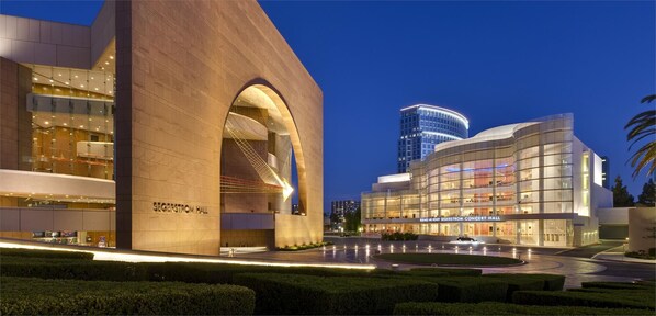 สถานที่น่าสนใจ