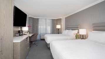 Hochwertige Bettwaren, Zimmersafe, Schreibtisch