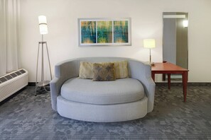 Suite, 1 Bedroom | Living area