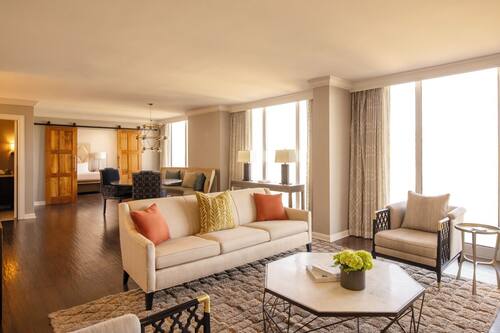 Fairmont Gold, Suite présidentielle, 1 très grand lit et 1 canapé-lit | Minibar, coffre-fort, bureau