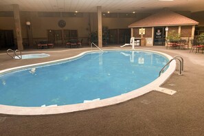Indoor pool - Clarion Inn Garden City (Garden City)