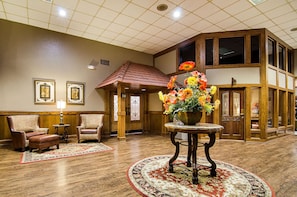Lobby - Clarion Inn Garden City (Garden City)