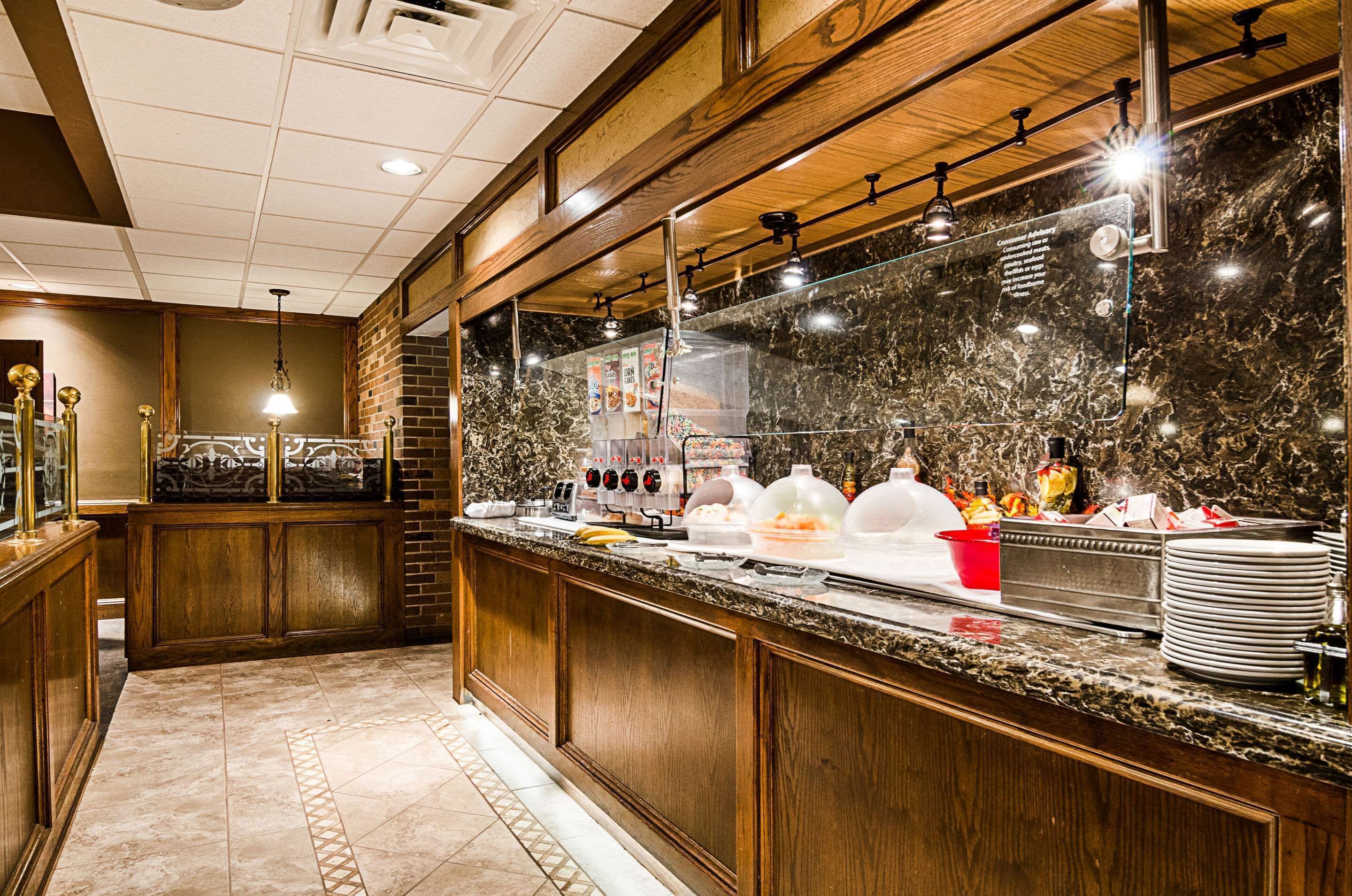 free daily cooked-to-order breakfast