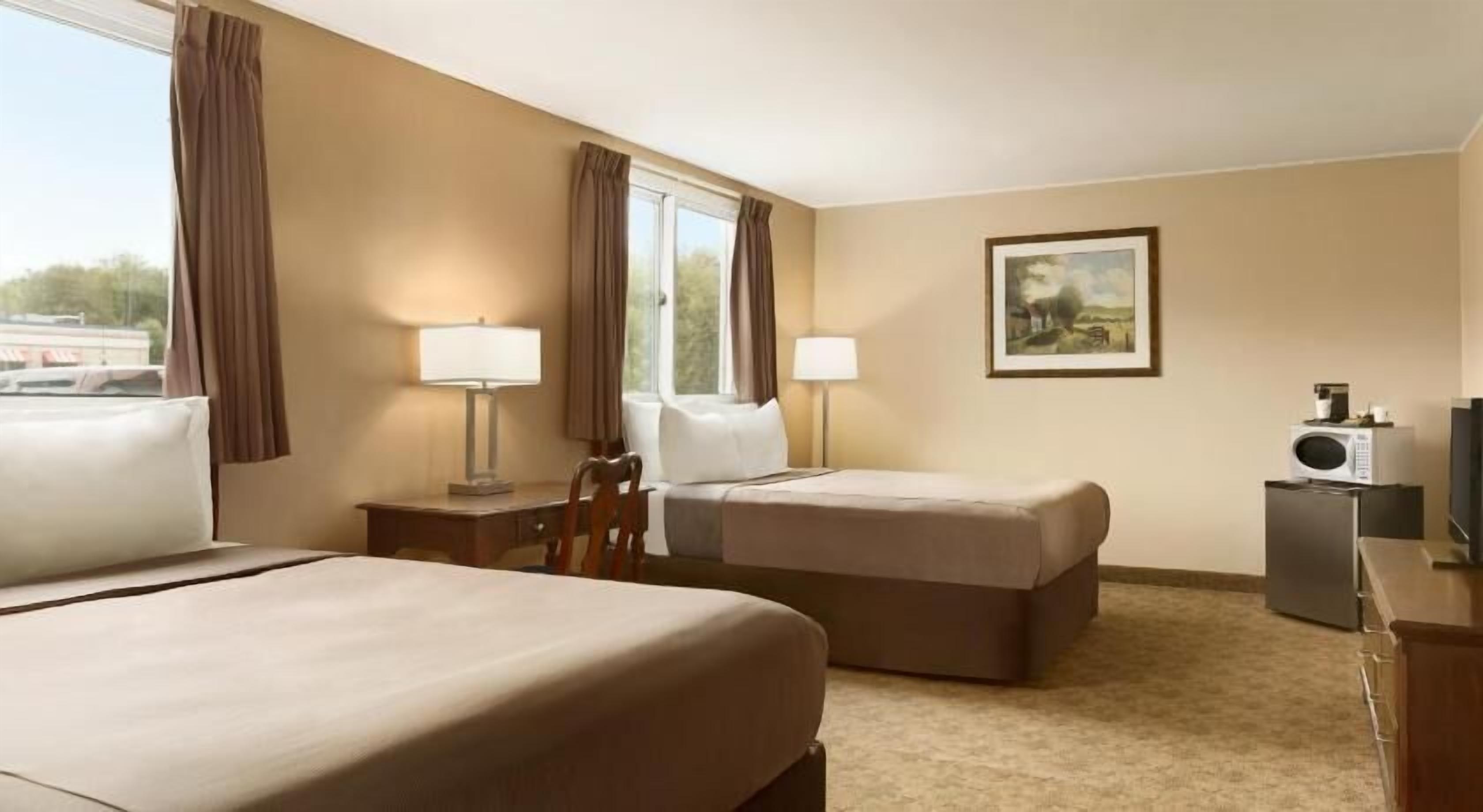 Desk, iron/ironing board, rollaway beds, free WiFi