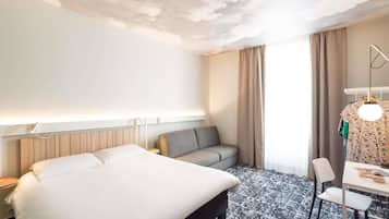 Desk, soundproofing, iron/ironing board, free WiFi