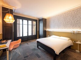 Bureau, chambres insonorisées, fer et planche à repasser, Wi-Fi gratuit