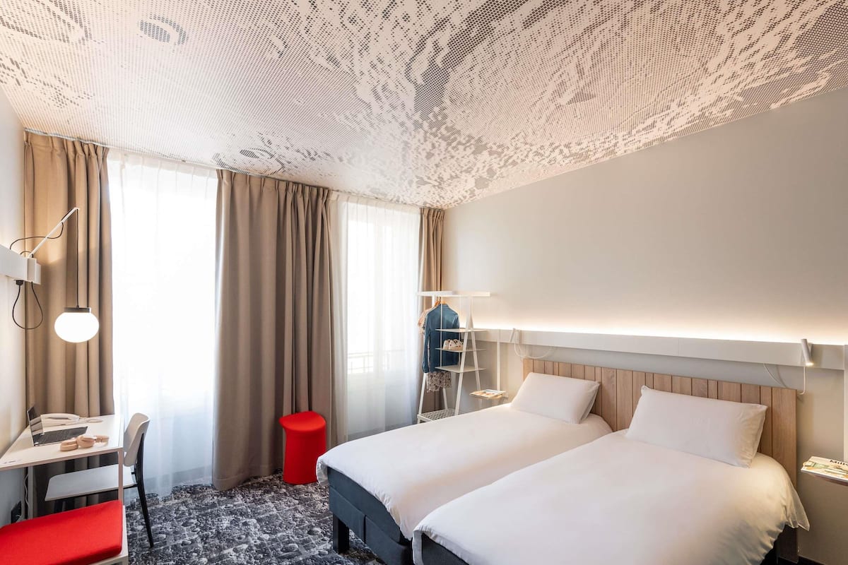 Chambre Standard, 2 lits une place | Bureau, chambres insonorisées, fer et planche à repasser, Wi-Fi gratuit
