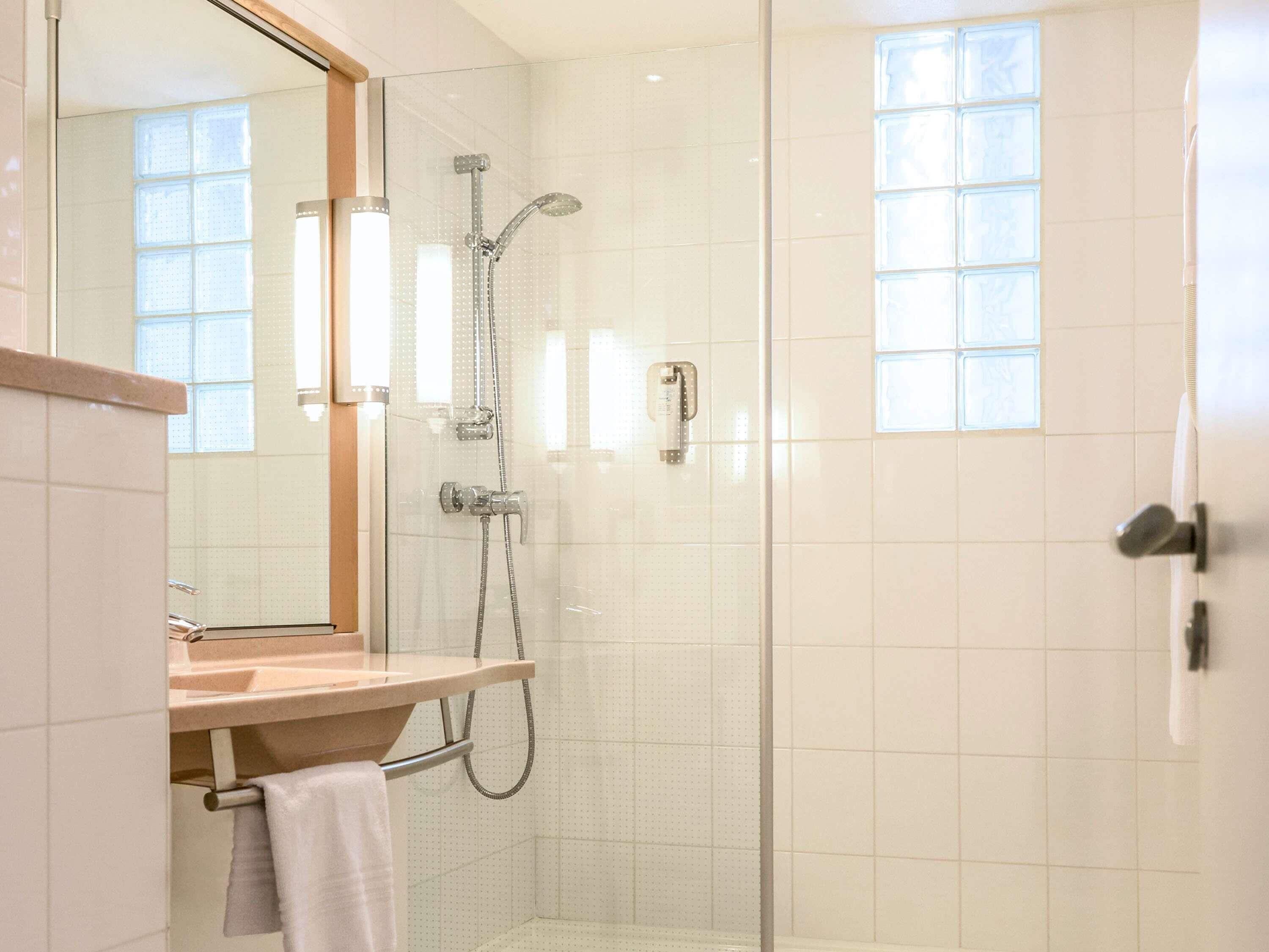 desk, soundproofing, iron/ironing board, free wifi