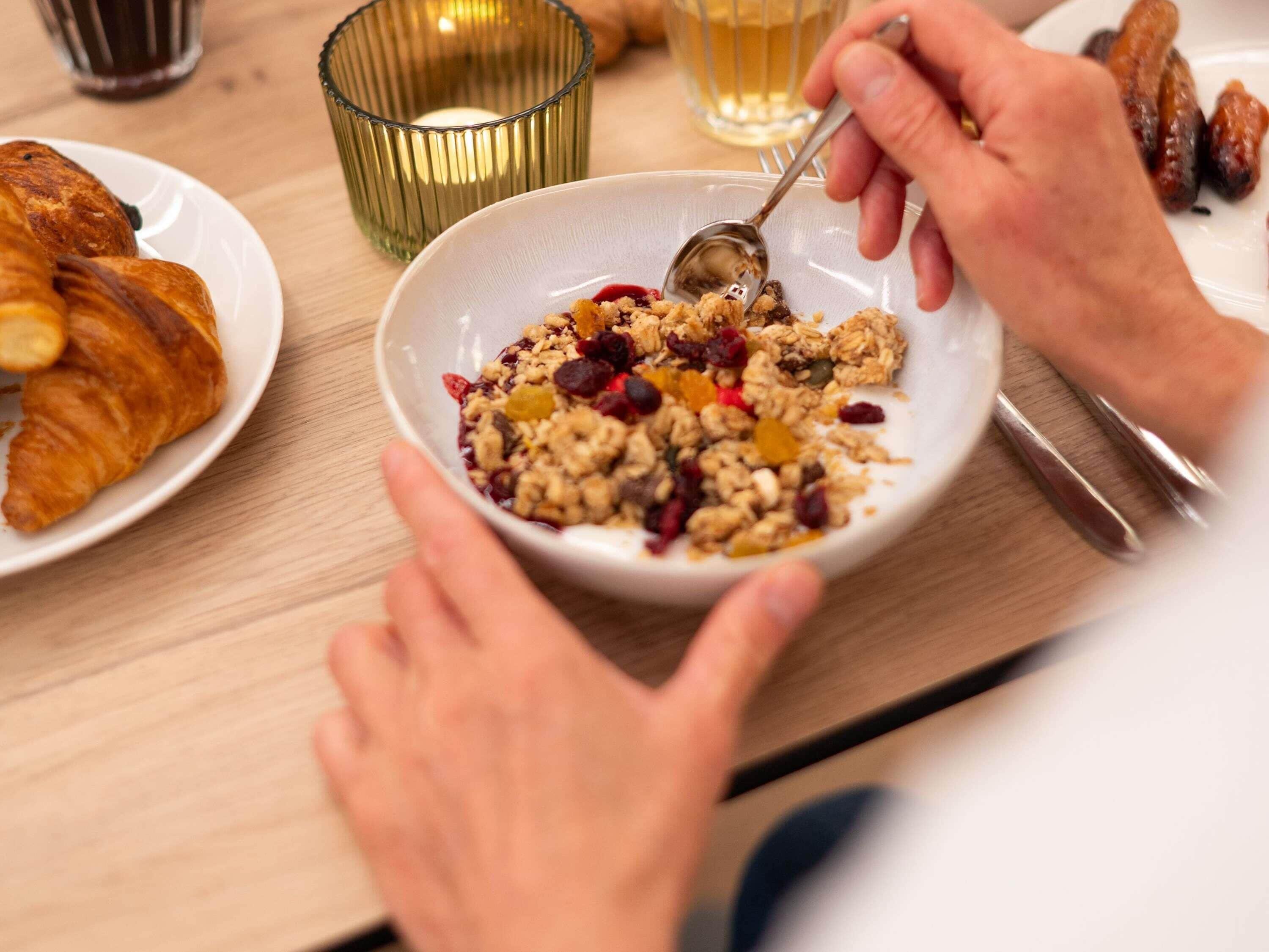 daily cooked-to-order breakfast (eur 12.90 per person)