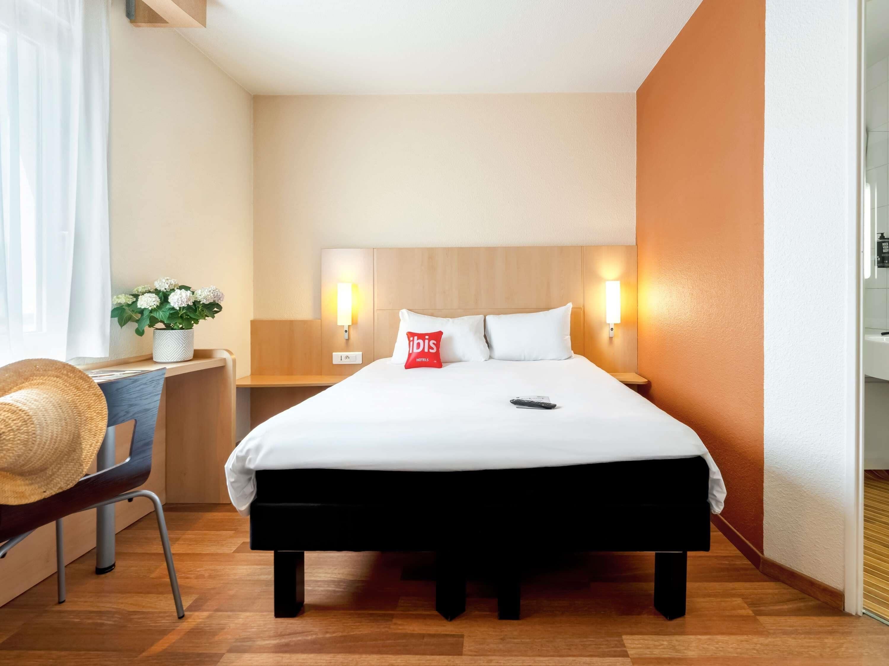 Chambre Double Standard, 1 lit double | Surmatelas, bureau, espace de travail pour ordinateur portable