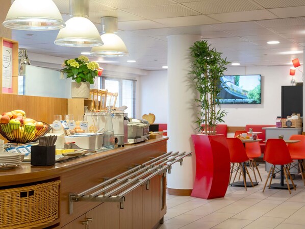 Frokostbuffé hver dag (mot et tillegg)
