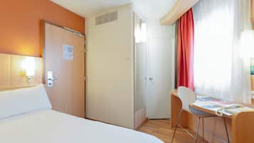 Bureau, rideaux occultants, chambres insonorisées