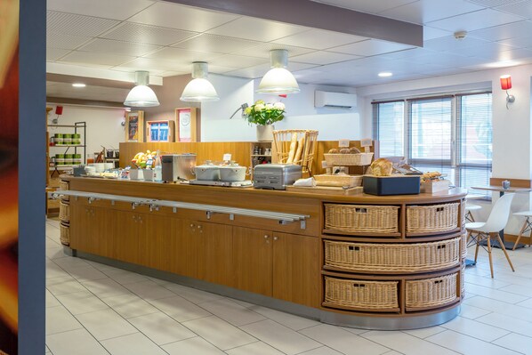 Dagelijks ontbijtbuffet (EUR 12.90 per persoon)