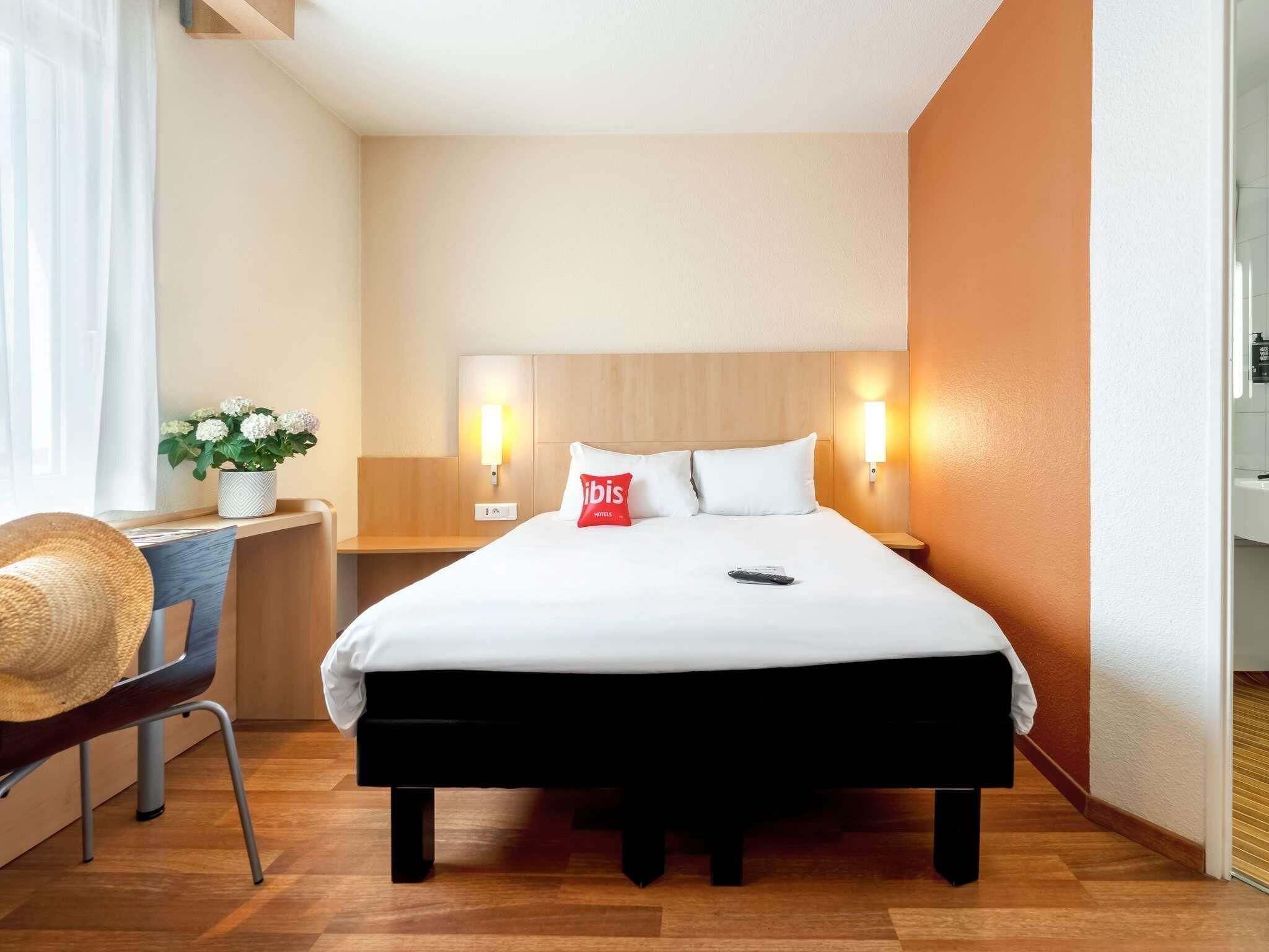 Standard-Doppelzimmer, 1 Doppelbett | Pillowtop-Betten, Schreibtisch, laptopgeeigneter Arbeitsplatz
